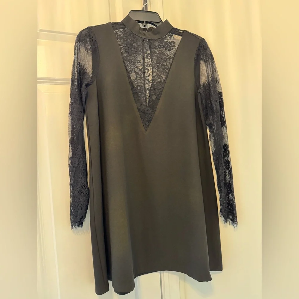 Black Lace Akira dress - Picture 1 of 4